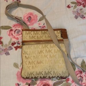 Micheal Kors Crossbody